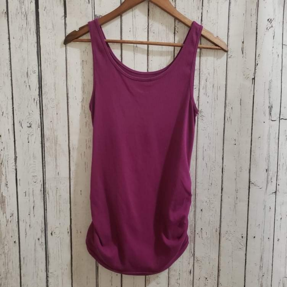 (M) Old Navy Fitted Purple Maternity Muscle Shirt With Ruched Sides.